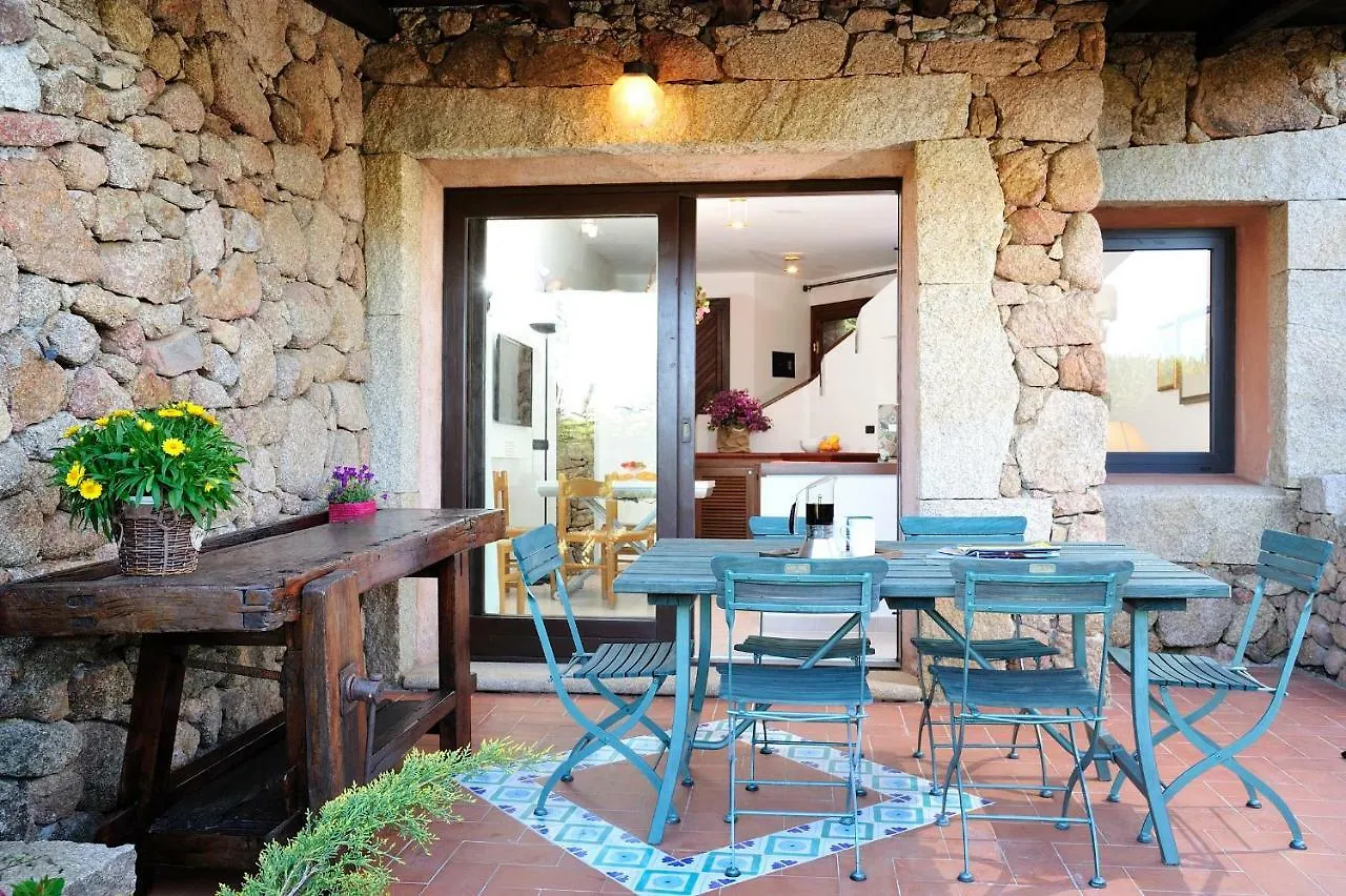 Residence L'Ea Di Lavru - Appartamenti Mono-Bilo-Trilocali Porto San Paolo  Porto San Paolo (Sardinia)